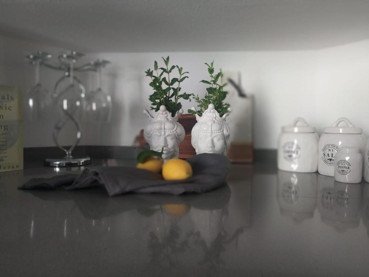 Vernazza Luxury Apartment エクステリア 写真