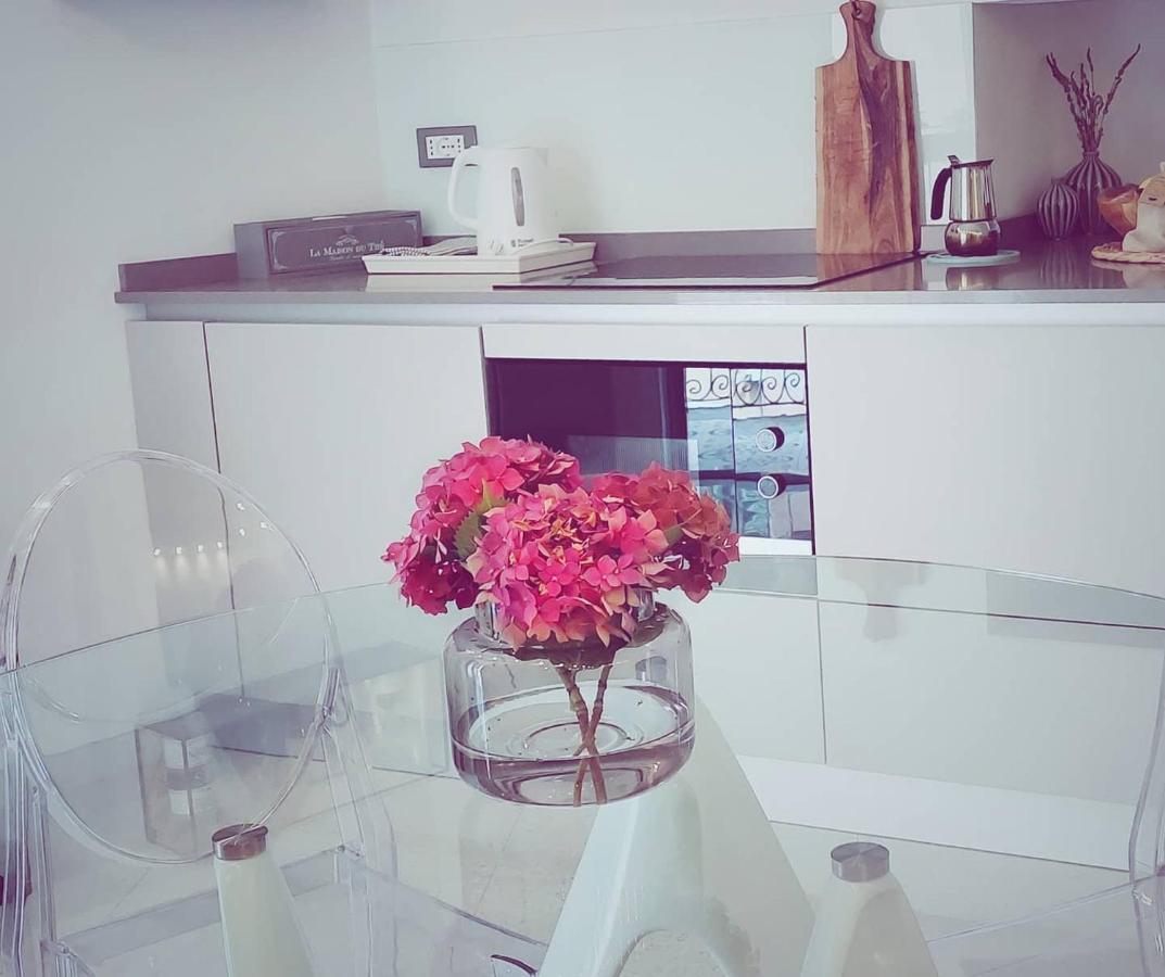 Vernazza Luxury Apartment エクステリア 写真